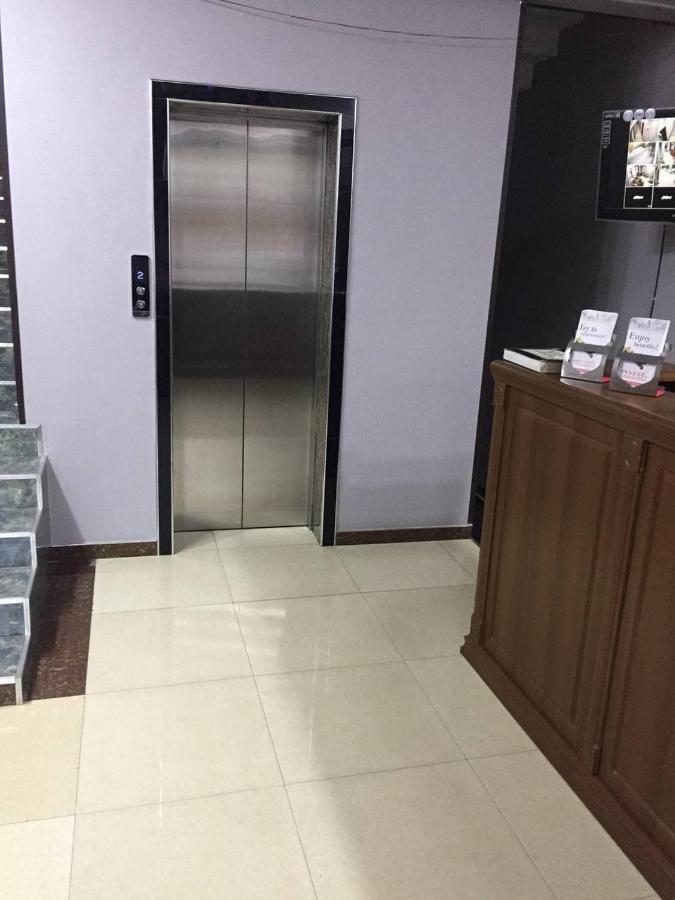 Western Suites Hotel Tachkent Extérieur photo