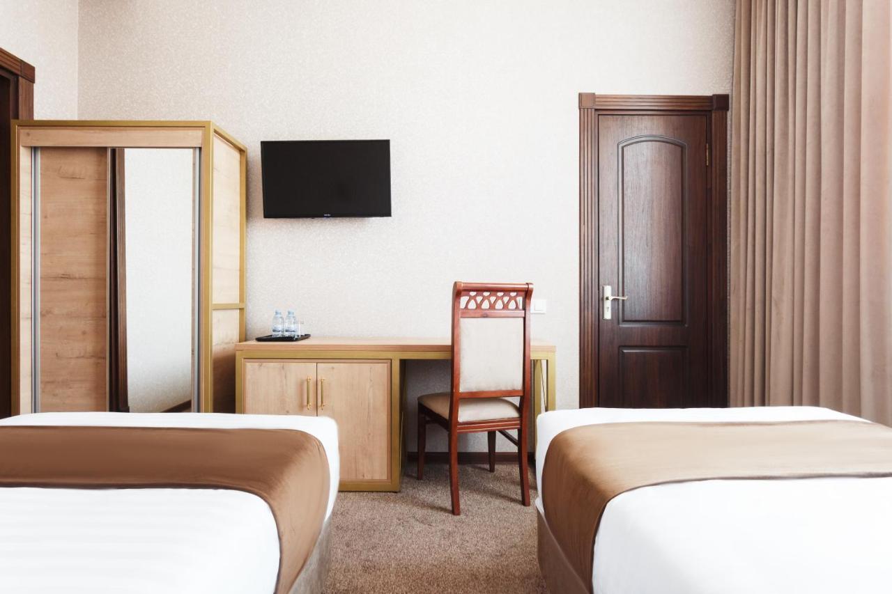 Western Suites Hotel Tachkent Extérieur photo