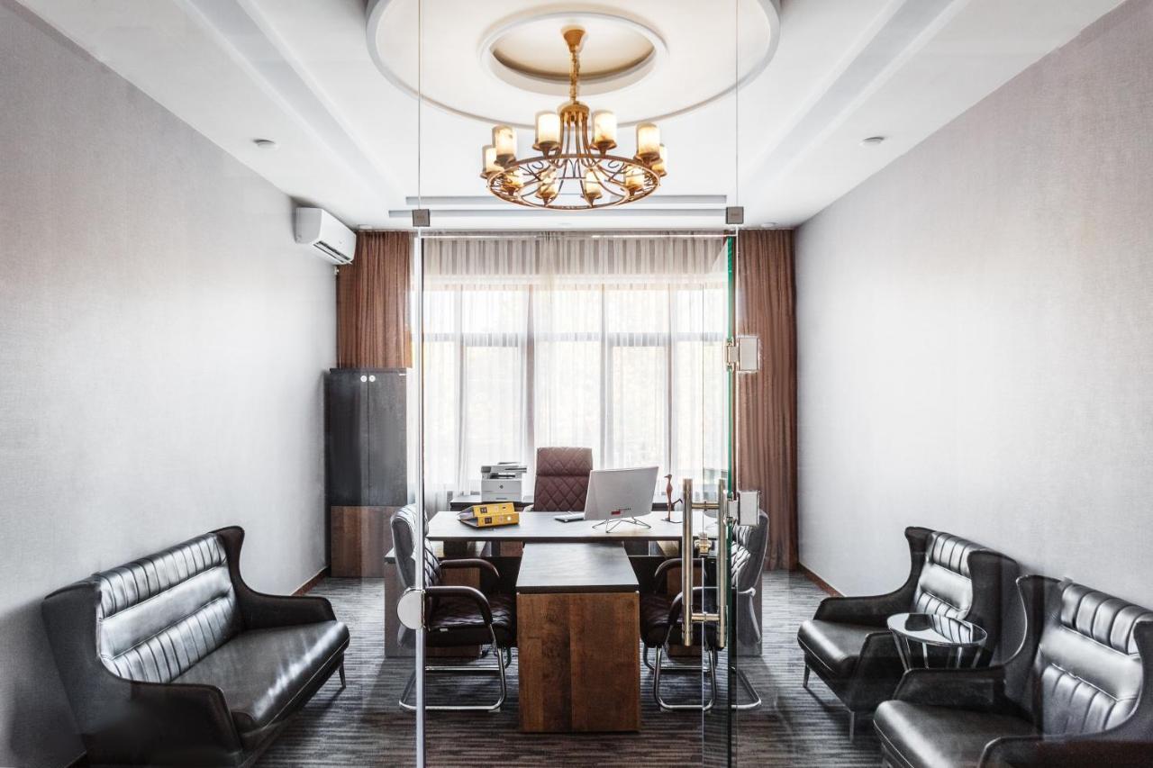 Western Suites Hotel Tachkent Extérieur photo