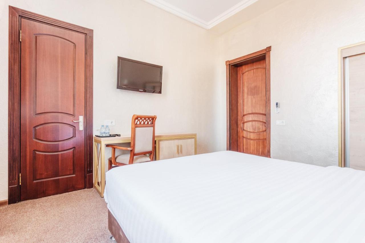 Western Suites Hotel Tachkent Extérieur photo