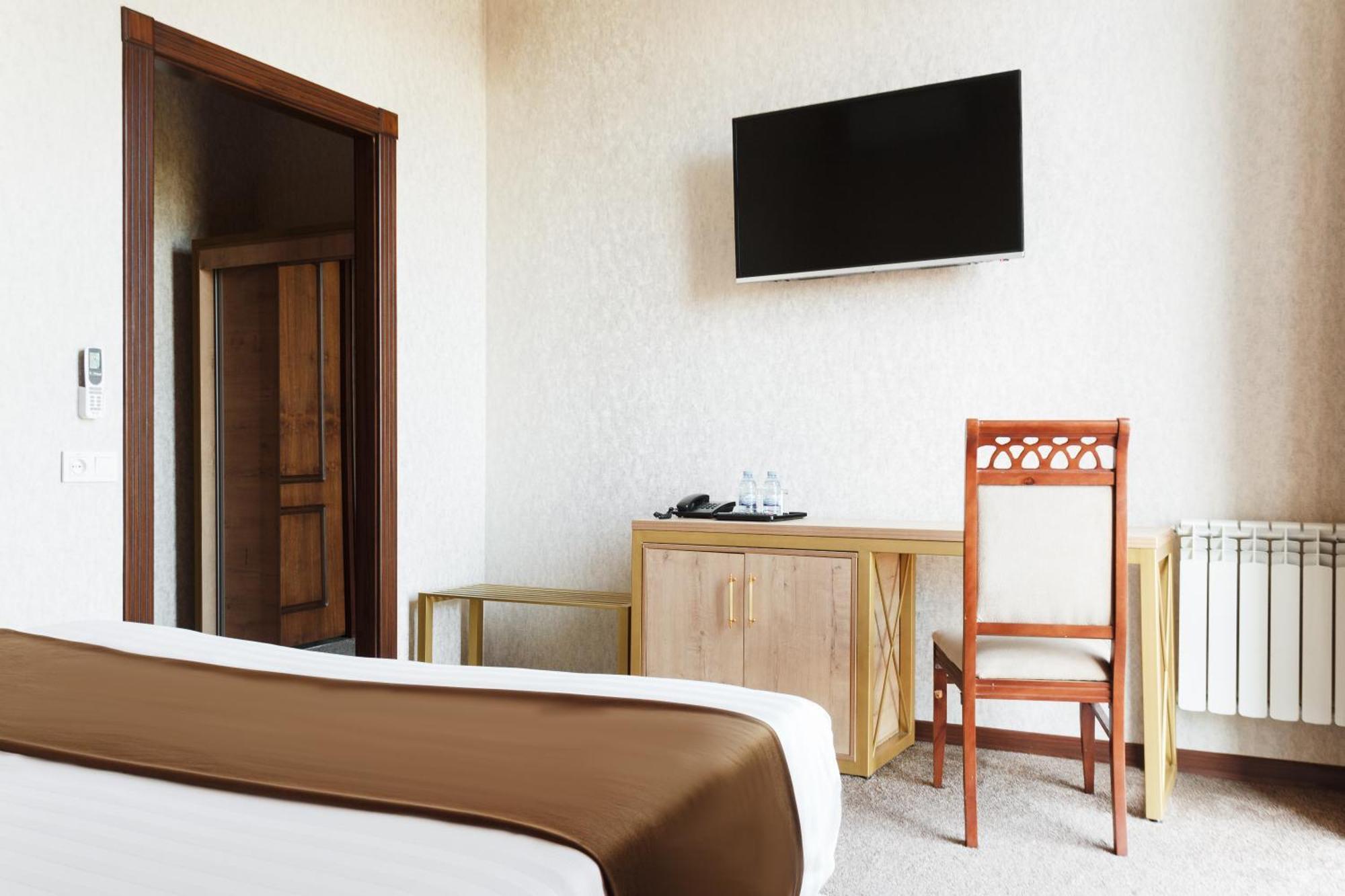 Western Suites Hotel Tachkent Extérieur photo