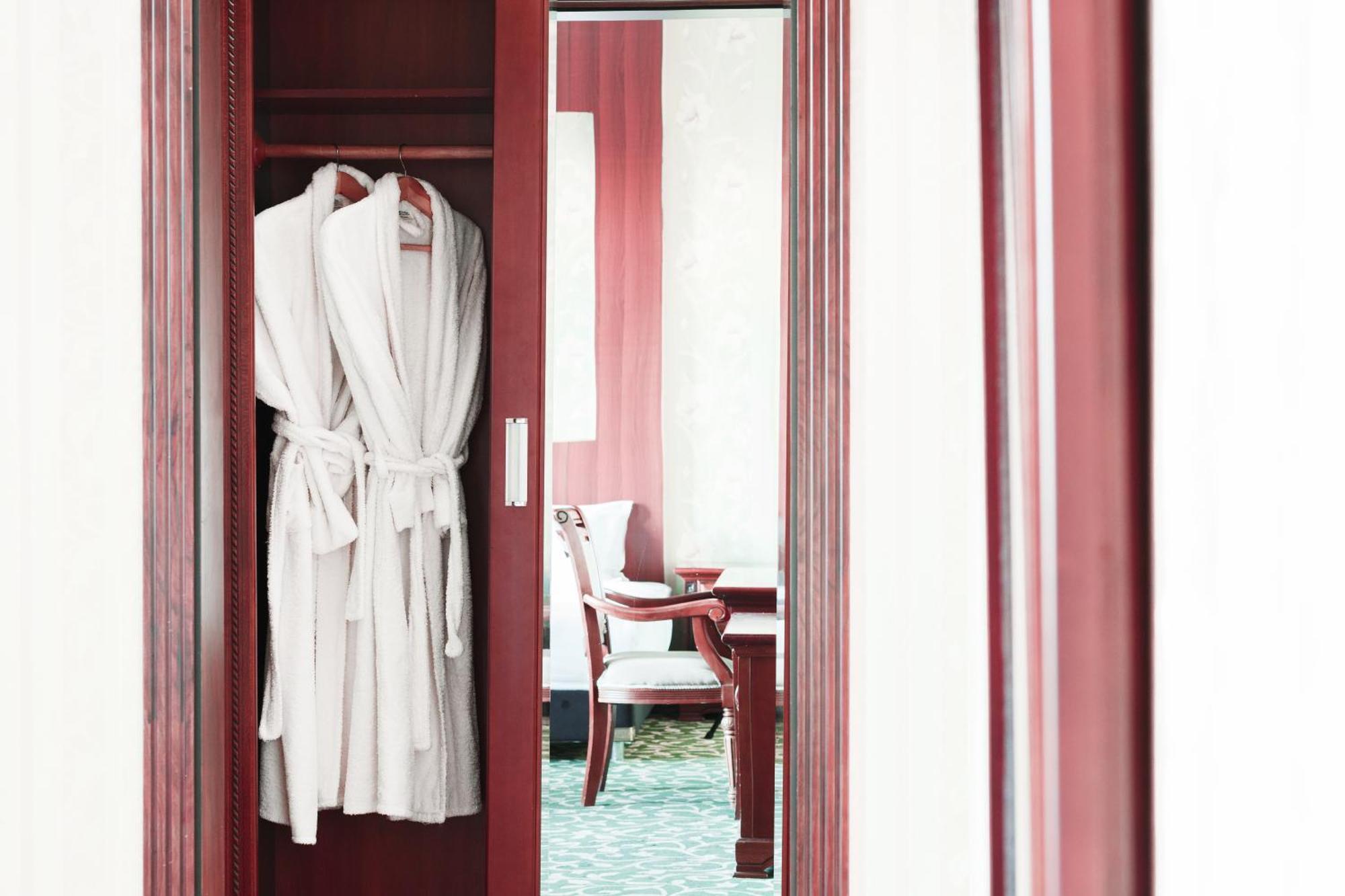 Western Suites Hotel Tachkent Extérieur photo