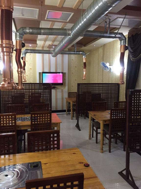 Western Suites Hotel Tachkent Extérieur photo