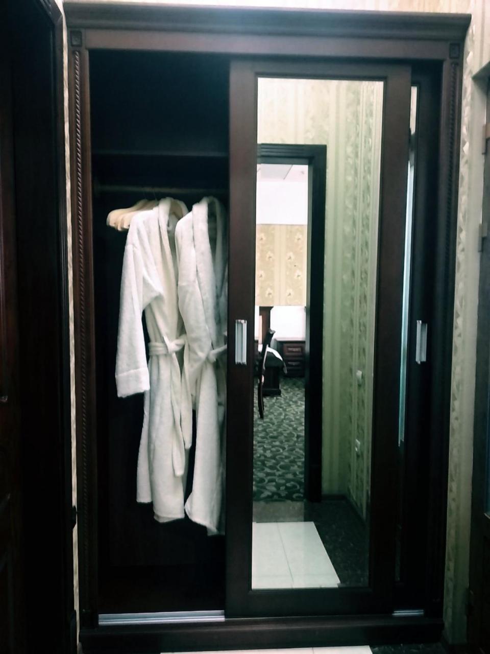 Western Suites Hotel Tachkent Extérieur photo