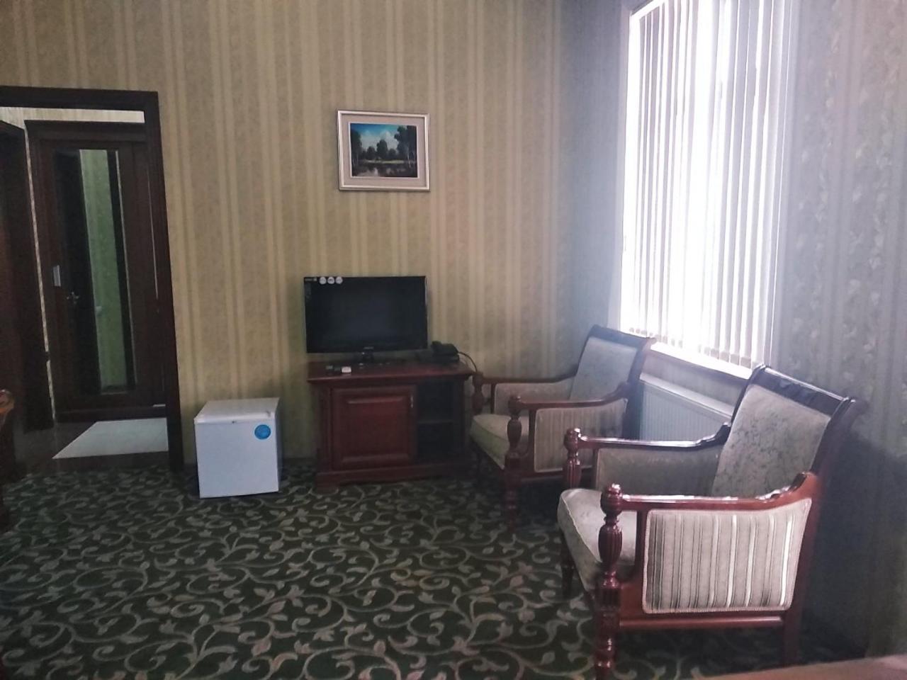 Western Suites Hotel Tachkent Extérieur photo