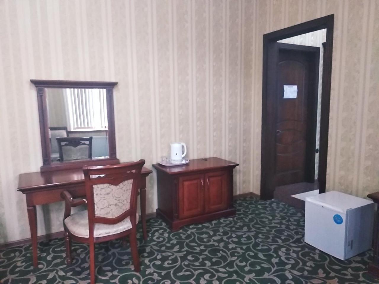 Western Suites Hotel Tachkent Extérieur photo
